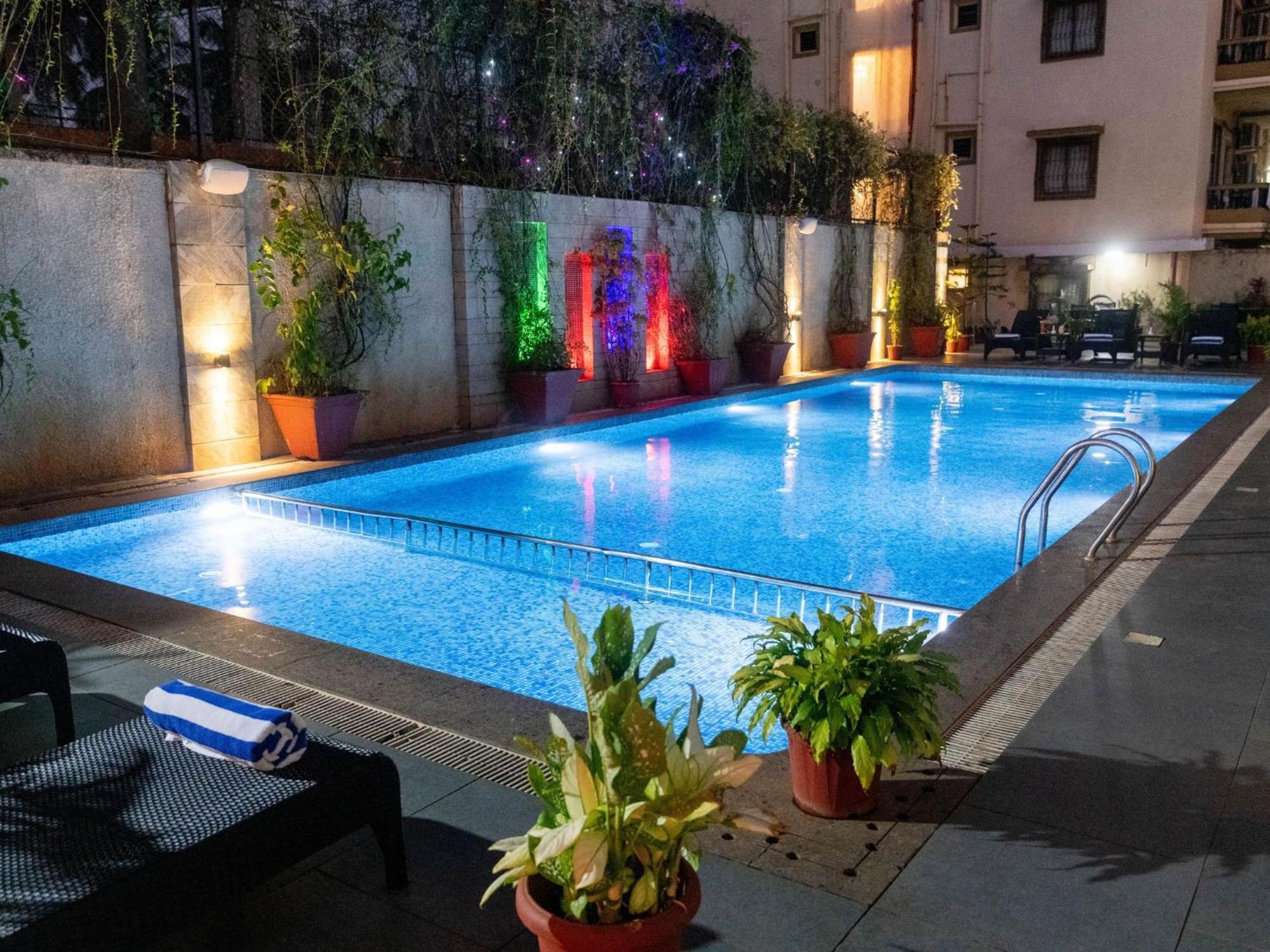 Hotel Calangute Towers Buitenkant foto