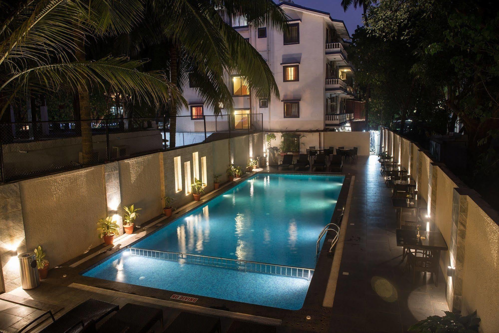 Hotel Calangute Towers Buitenkant foto
