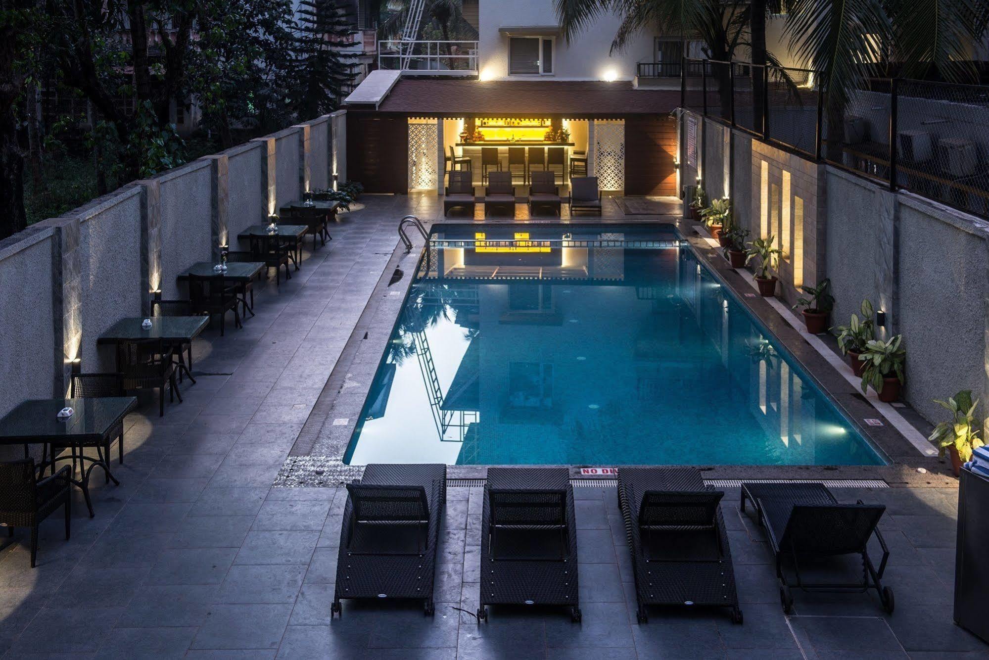 Hotel Calangute Towers Buitenkant foto